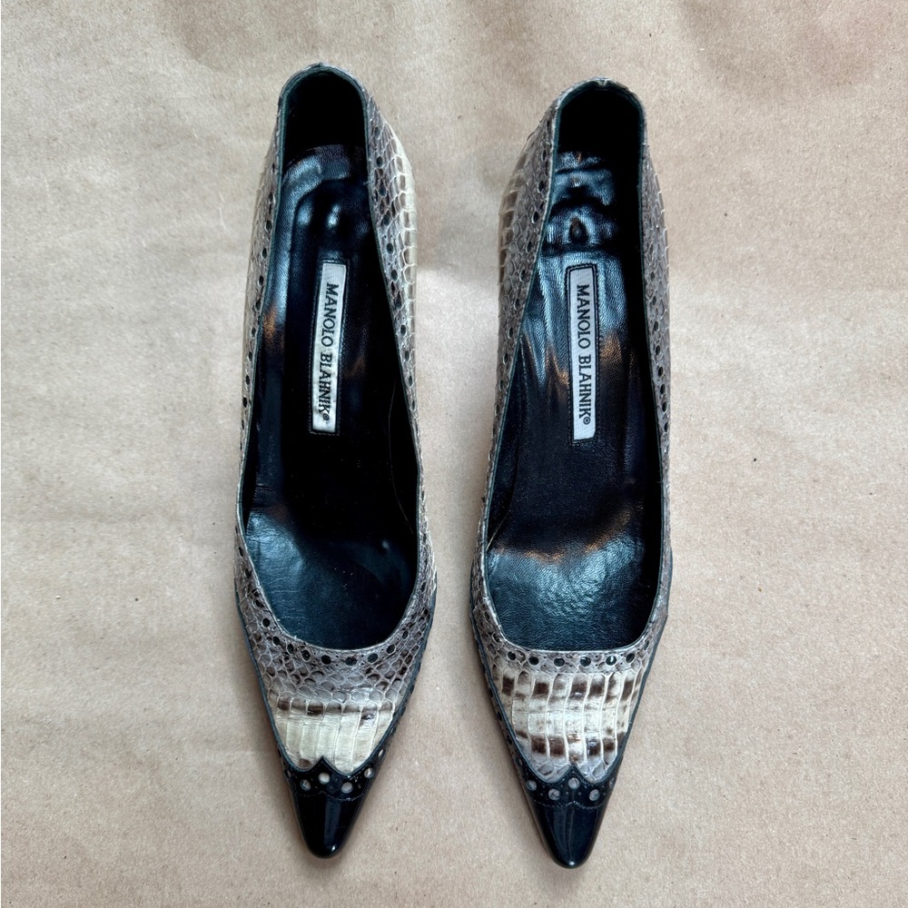 Manolo Blahnik Spectator Pumps Size 7.5